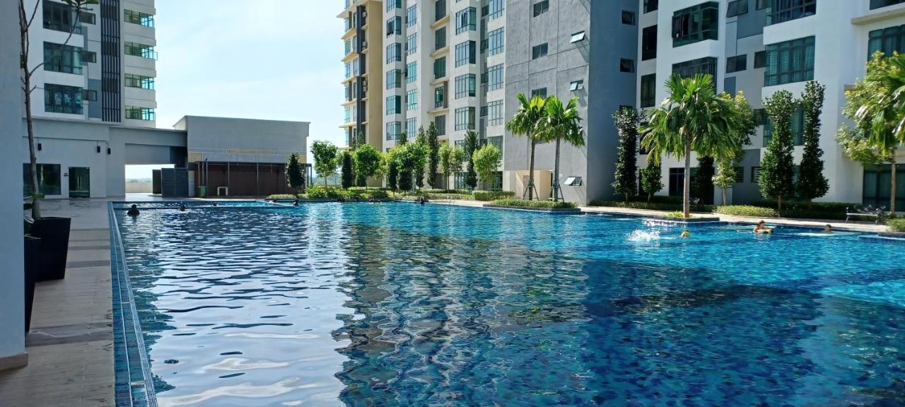 Homestay Arc Austin Hills Jb 4-5Pax Джохор-Бару Экстерьер фото